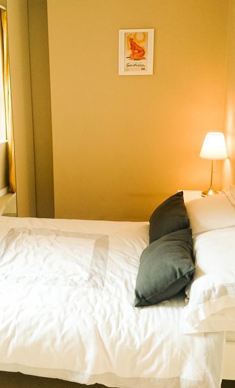 Stones Throw From The Beach - Stunning Sea View Portsmouth Eksteriør billede