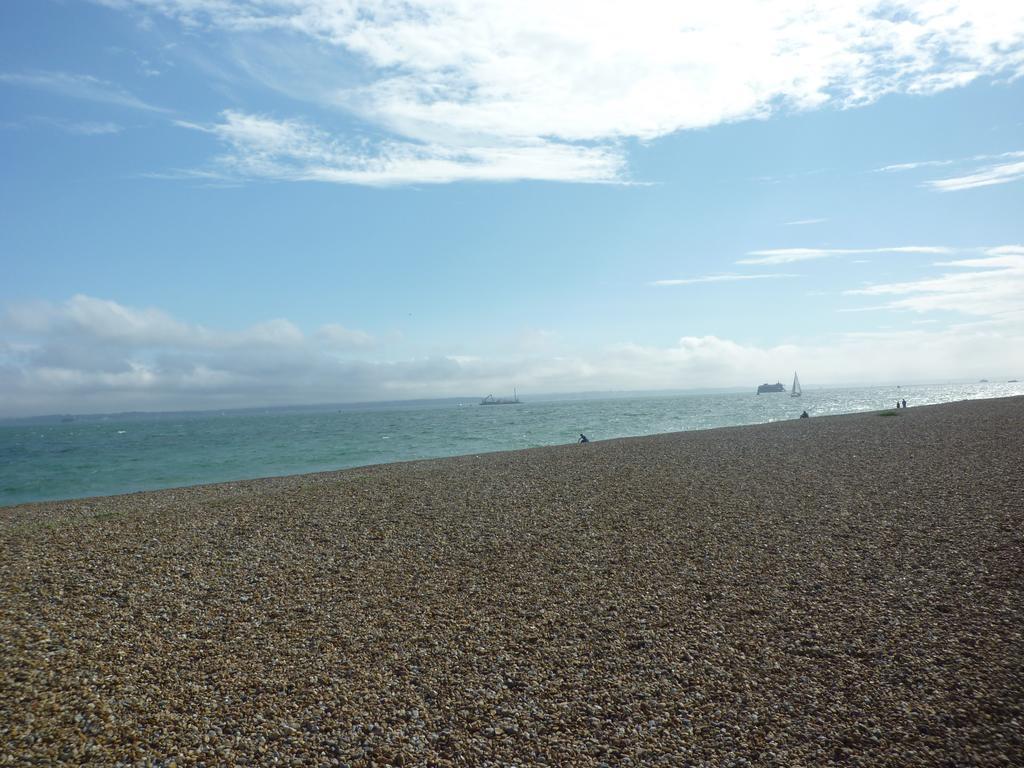 Stones Throw From The Beach - Stunning Sea View Portsmouth Eksteriør billede